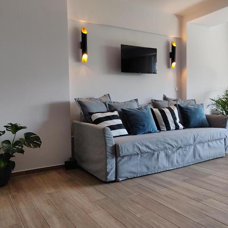 Sunny New Lovely Apartment 60 Meters From The Metro Atenas Exterior foto