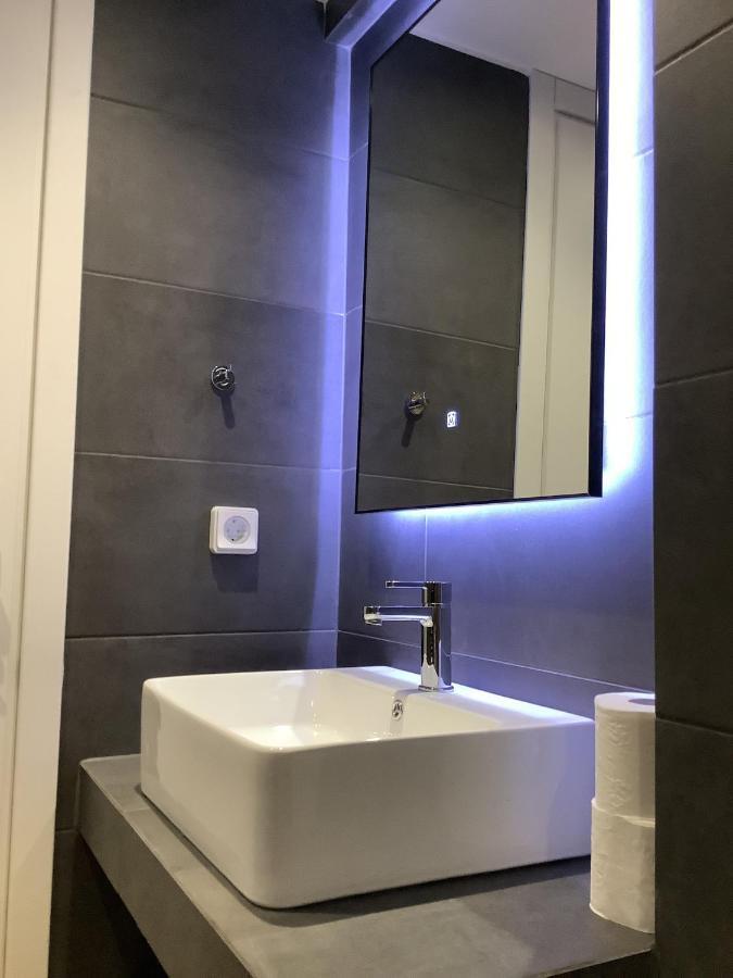 Sunny New Lovely Apartment 60 Meters From The Metro Atenas Exterior foto