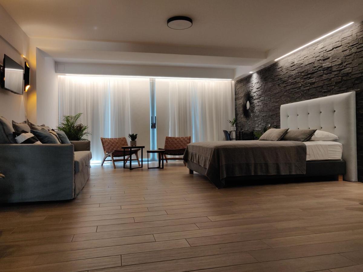 Sunny New Lovely Apartment 60 Meters From The Metro Atenas Exterior foto