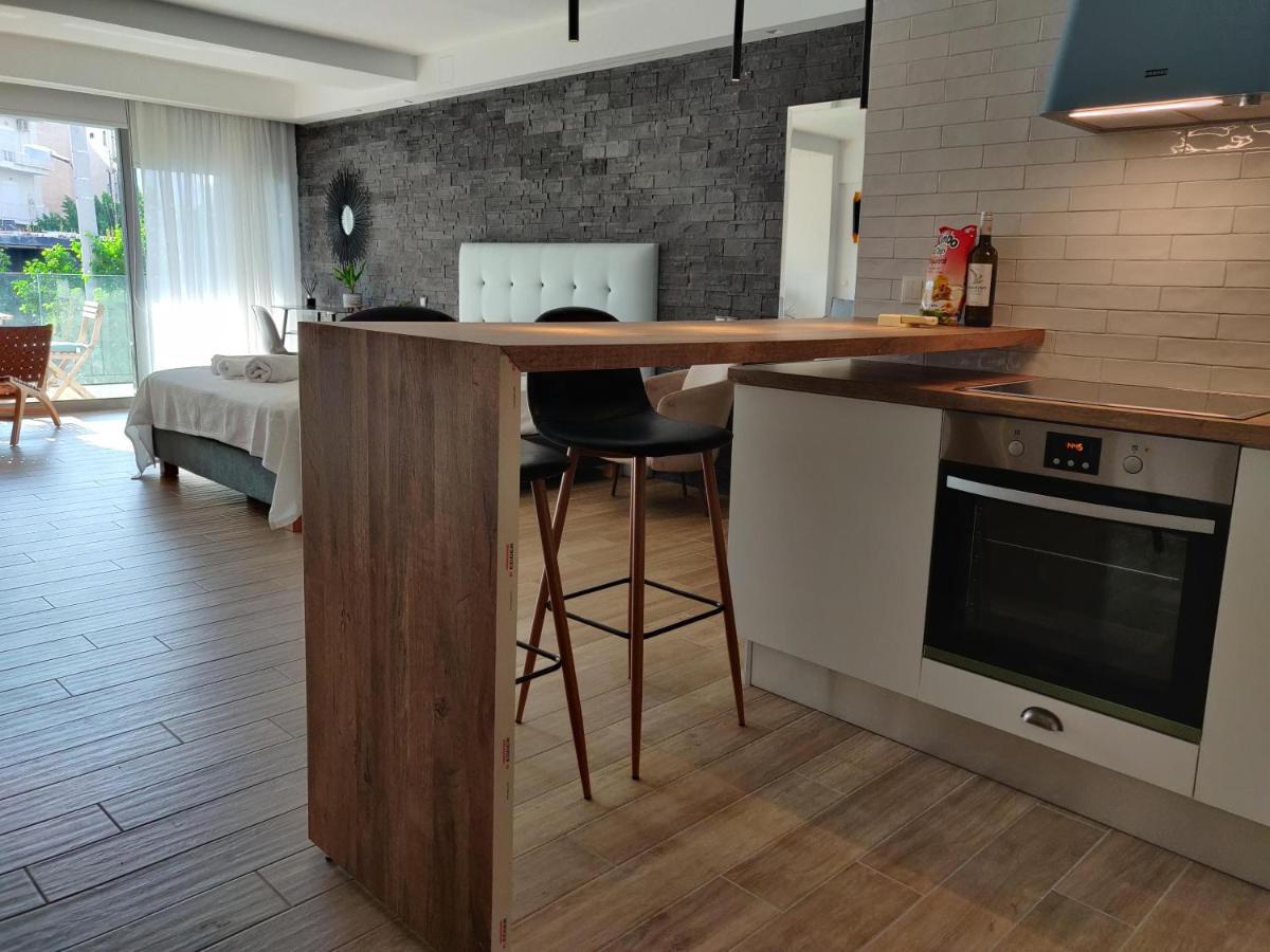 Sunny New Lovely Apartment 60 Meters From The Metro Atenas Exterior foto